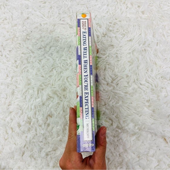 WHAT TO EXPECT eating well while your expecting pregnancy book - Picture 4 of 8